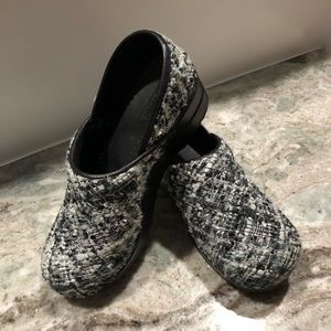 Sanita clogs